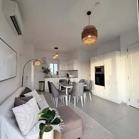 Luxury Penthouse With Pool & Terrace For 6 Guests Tal-Hriereb
