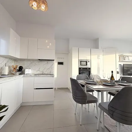 Luxury Penthouse With Pool & Terrace For 6 Guests Tal-Hriereb