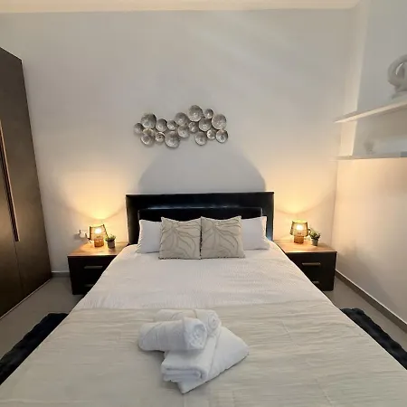 Luxury Penthouse With Pool & Terrace For 6 Guests Appartement *