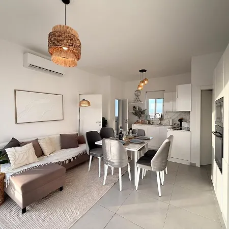 Appartement Luxury Penthouse With Pool & Terrace For 6 Guests *
